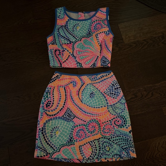 Lilly Pulitzer Kennedy Crop Top and Skirt Set Tile Wave Multi Size Medium - Picture 2 of 8